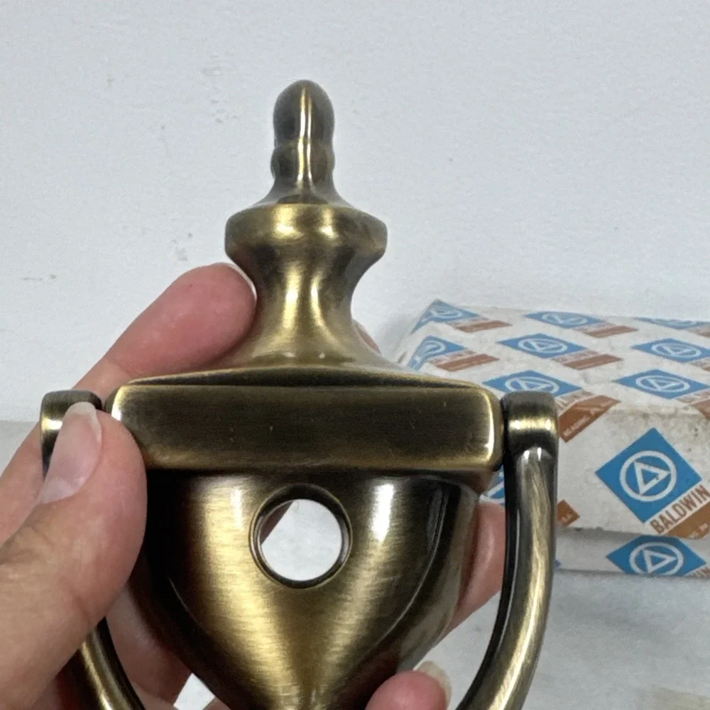 Baldwin 0101 Colonial Door Knocker, Antique Satin Brass W/Oberv-o-Scope